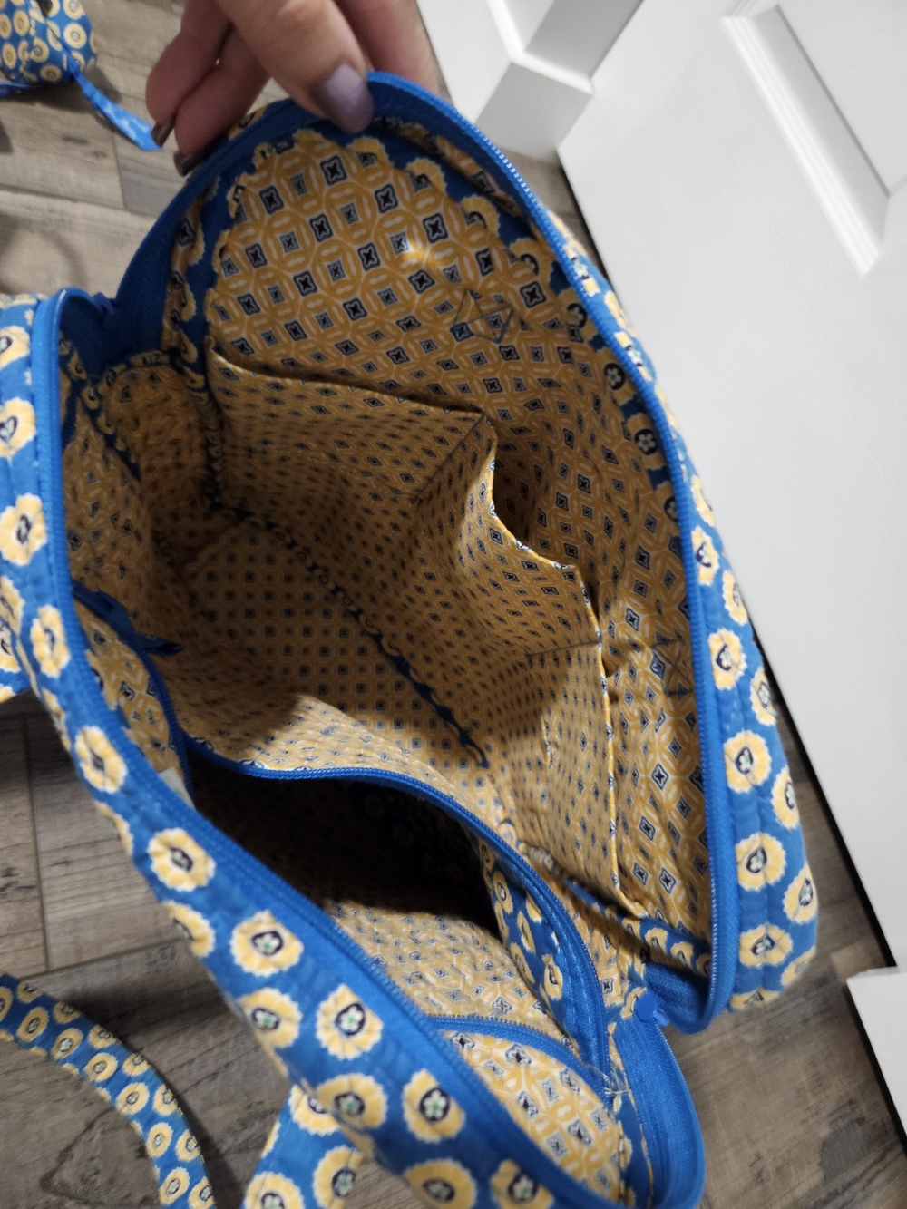 Vera Bradley 9 Pc Set Blue and Yellow Patterned Travel Bags - Picture 8 of 9